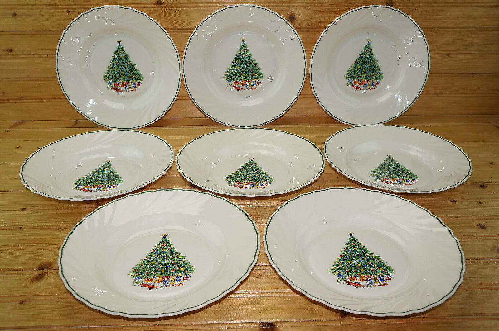 Salem Noel Christmas Tree Glass (8) Rim Soup Or Cereal Bowls, 8 7/8"